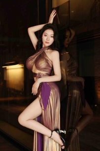 刚下水短暂兼职 性感气质皮肤白嫩 S型完美火辣